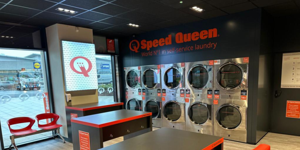 MAKE LAUNDRY DAY A BREEZE WITH SPEED QUEEN
